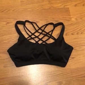 NWOT Sports bra with removable cups
